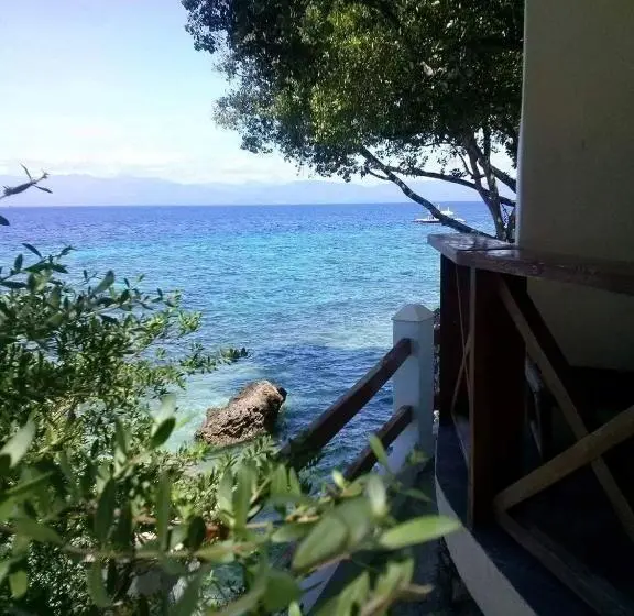 بانگلوی استاندارد, Pescador View   Beach Resort & Restaurant