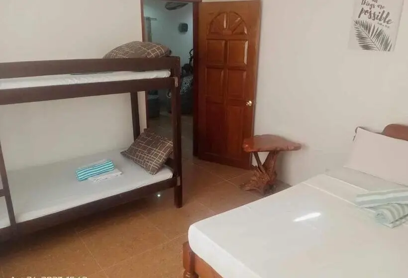 بنگله خانوادگی, Pescador View   Beach Resort & Restaurant