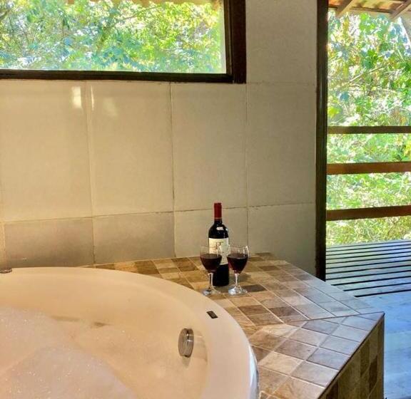 سوئیت با وان آب گرم, Pousada Bella Ana