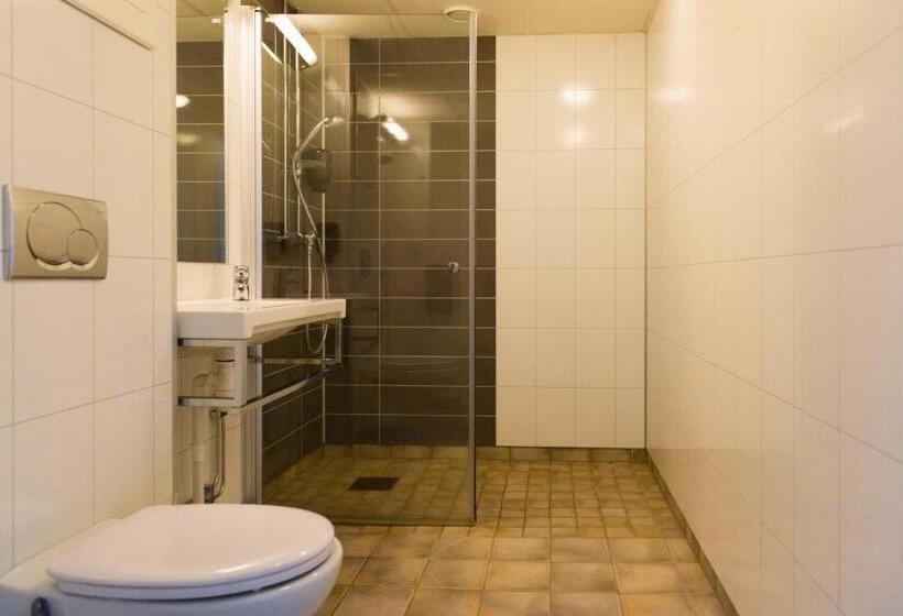 غرفة قياسية ثلاثية, Fast Hotel Svolvær