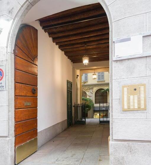 سوییت جونیور با بالکن, Moscova Luxury B&b