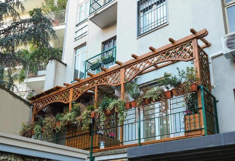 آپارتمان 1 خوابه با تراس, Moscova Luxury B&b