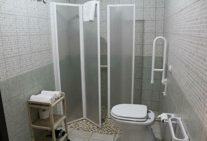 חדר סטנדרט, מיטת קינג, מותאם לאדם עם מוגבלויות, Affittacamere La Medusa