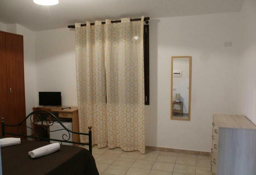 חדר סטנדרט, מיטת קינג, מותאם לאדם עם מוגבלויות, Affittacamere La Medusa