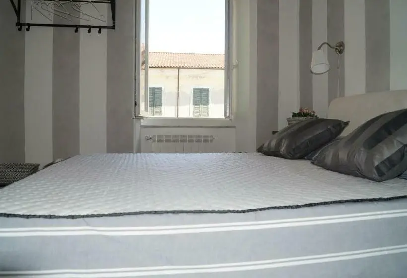 اتاق راحتی سه تخته, Casa Giangarè
