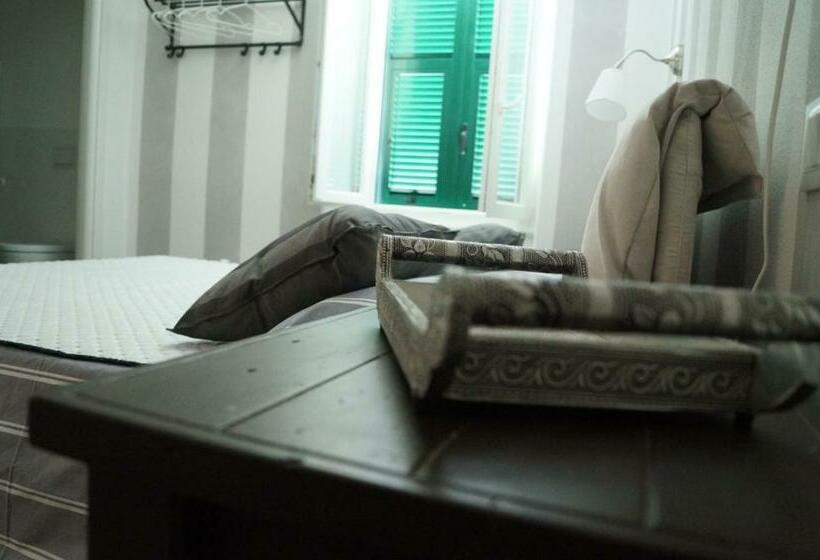 اتاق راحتی سه تخته, Casa Giangarè