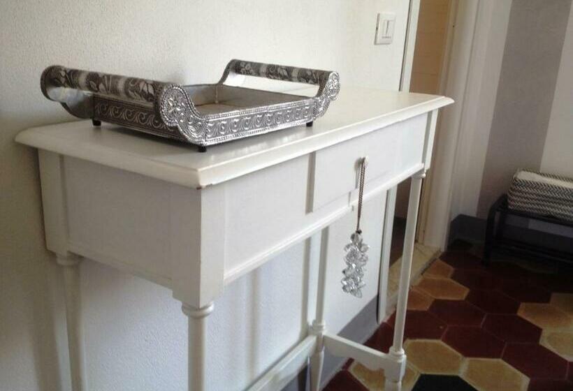 اتاق راحتی سه تخته, Casa Giangarè