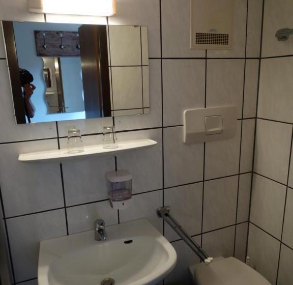 Трехместный Номер Стандарт с Балконом, Gästehaus Posch