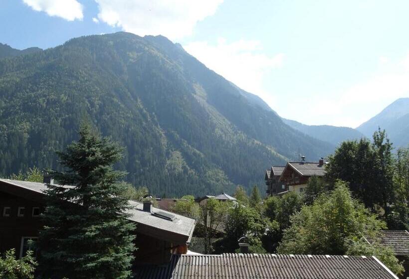 Трехместный Номер Стандарт с Балконом, Gästehaus Posch