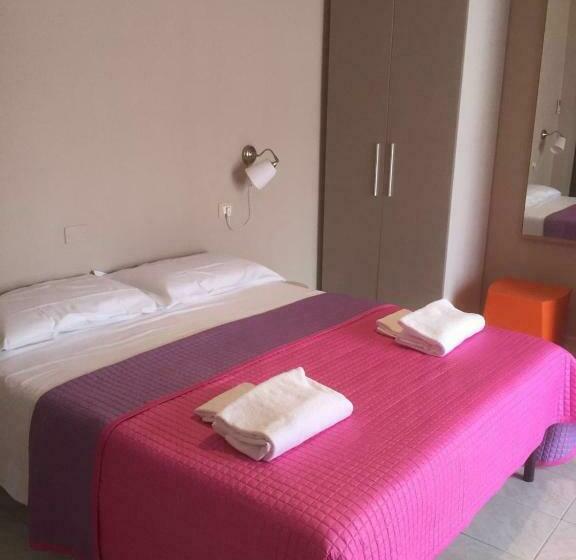 スタンダードルーム, Hostal Al Porto