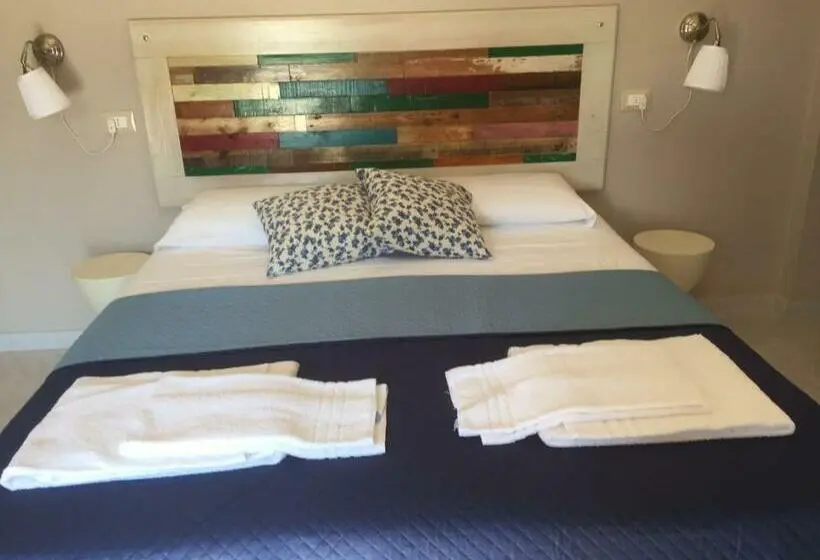 スタンダードトリプルルーム, Hostal Al Porto