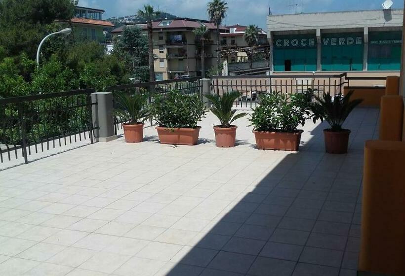 חדר סטנדרט לשלושה, Hostal Al Porto