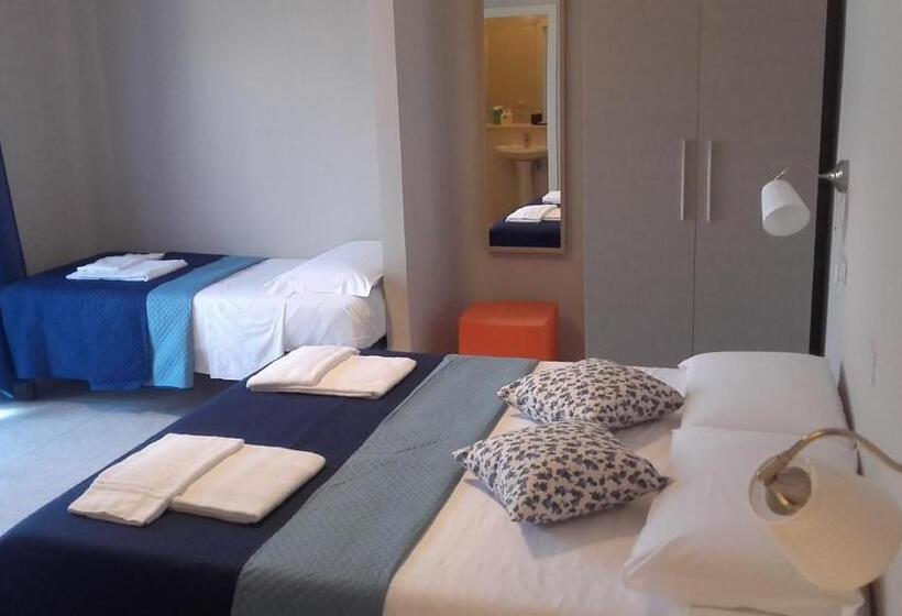 חדר סטנדרט לשלושה, Hostal Al Porto