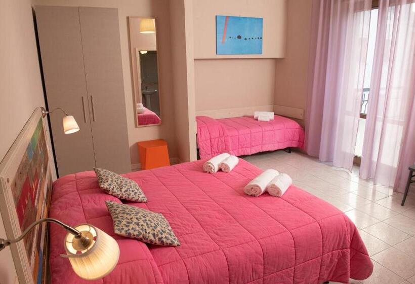 חדר סטנדרט לשלושה, Hostal Al Porto