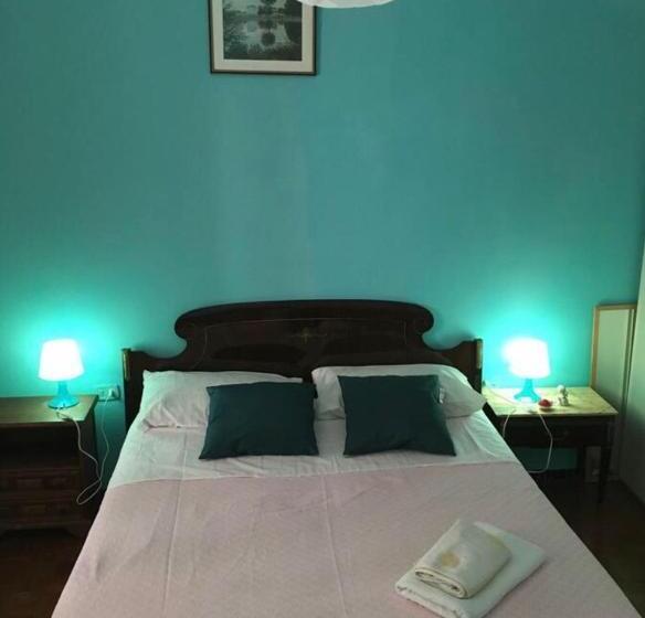 اتاق اکونومی, House Steccuto