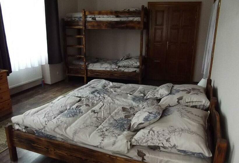 חדר סטנדרט לארבעה, öreg Diófa Vendégház