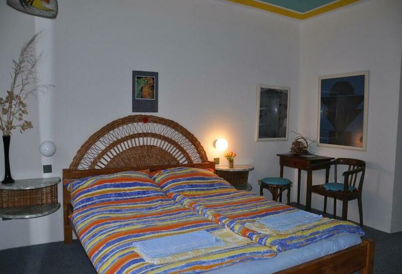 اتاق استاندارد, Pension U Galerie