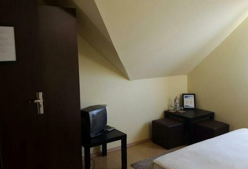 スーペリアースイート, Pensiunea Family Zone