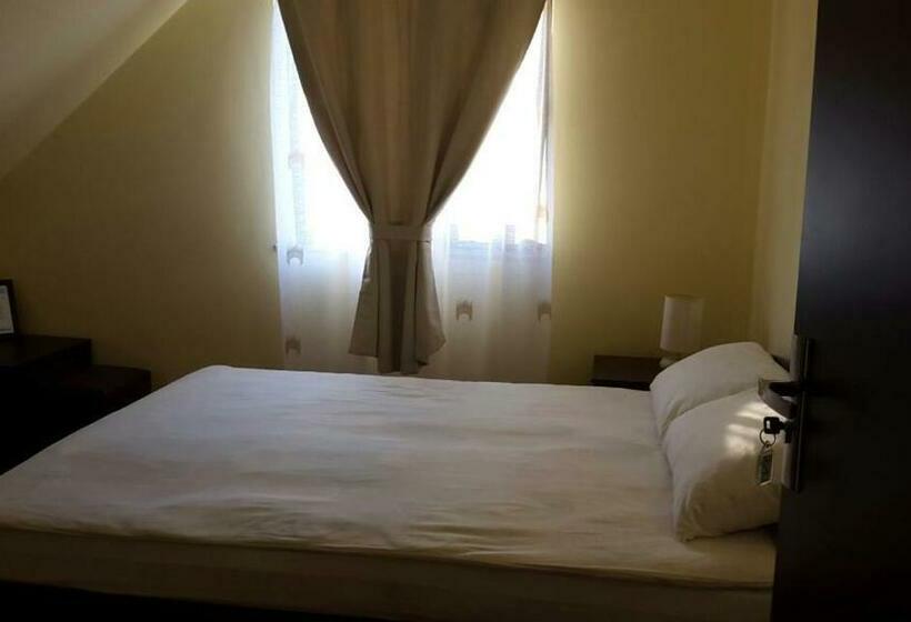 スタンダードルーム, Pensiunea Family Zone