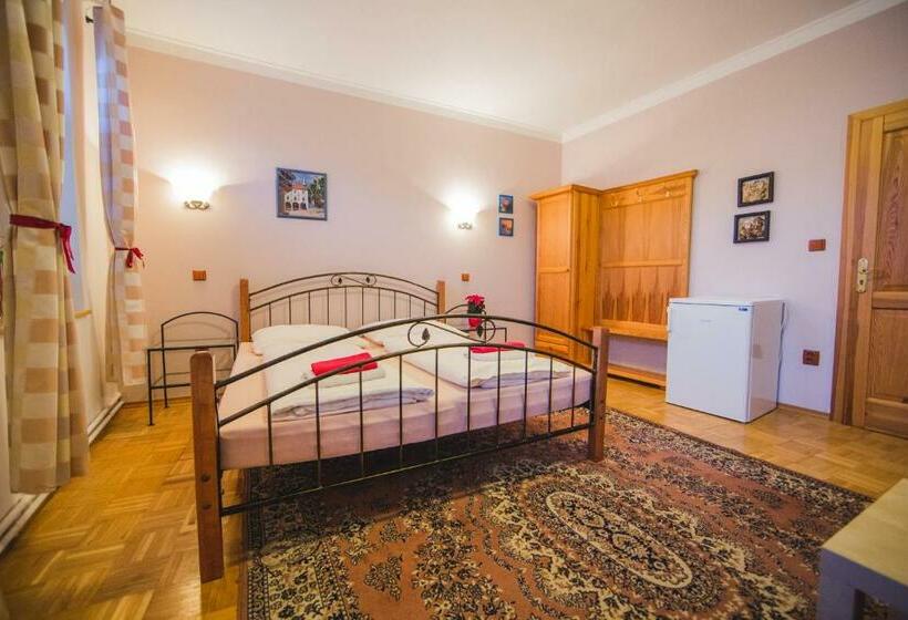 标准间, Penzion U Papoušků