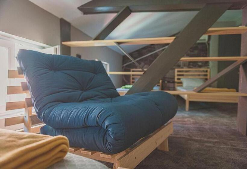 공동 객실, Temple House