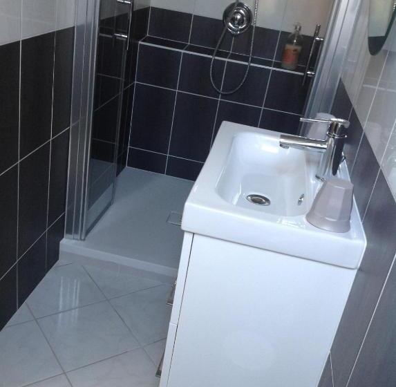 חדר סטנדרט, Au 16 Place Saint Louis