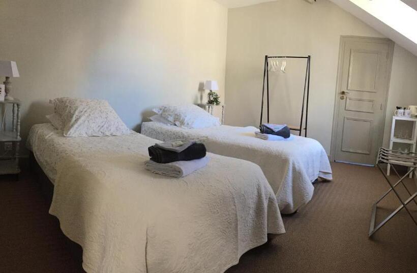 חדר סטנדרט, Au 16 Place Saint Louis