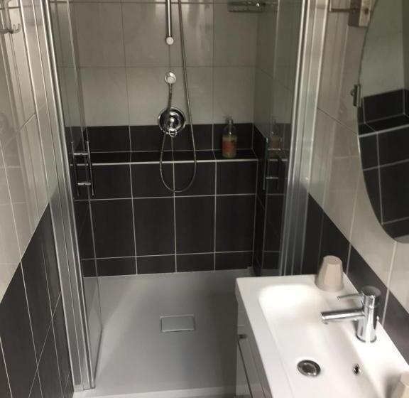 חדר סטנדרט, Au 16 Place Saint Louis