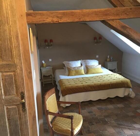 اتاق استاندارد, Au 16 Place Saint Louis