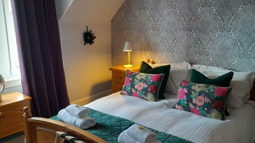 Номер Стандарт, Strome Lodge