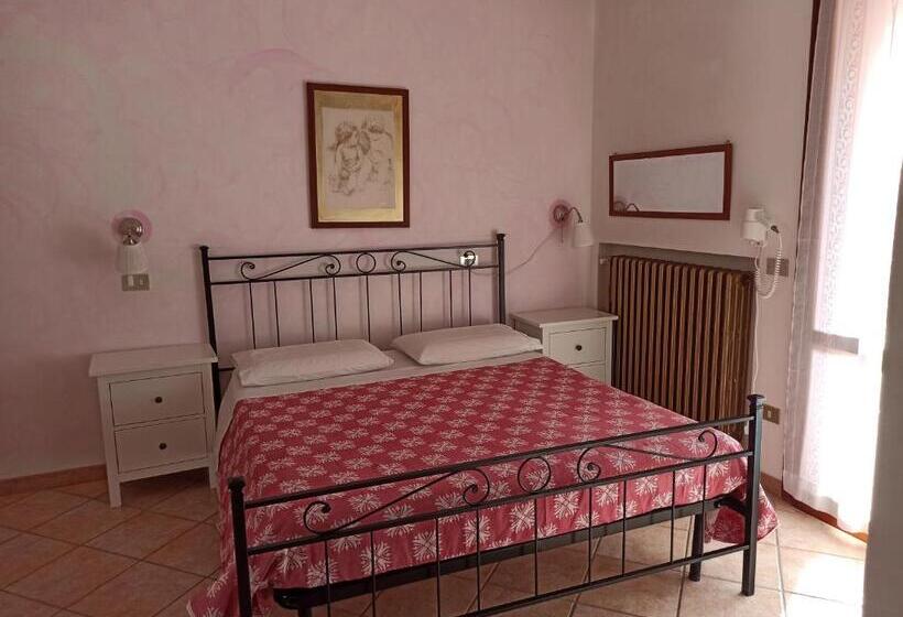 غرفة قياسية مزوَّدة بتراس, Agriturismo La Quiete