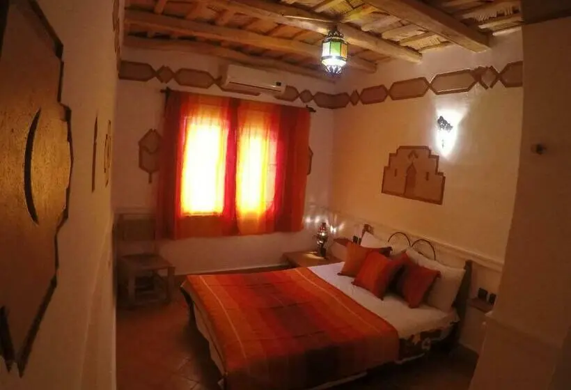 スタンダード４人部屋, Auberge Des Peupliers Café Restaurant