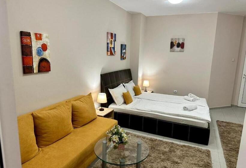 패밀리 룸, Chelsea House