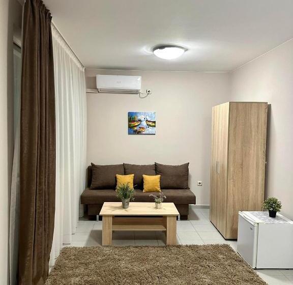 패밀리 룸, Chelsea House