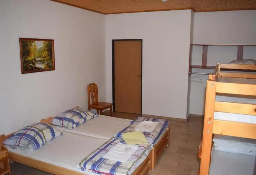 スタンダード４人部屋, Penzion Slunečno