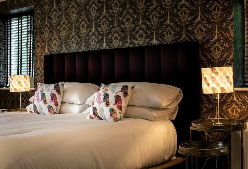 חדר דחוקס עם מיטת קינג, Broomhill Estate Boutique Art