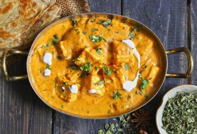 חדר משפחתי, Syal Inn