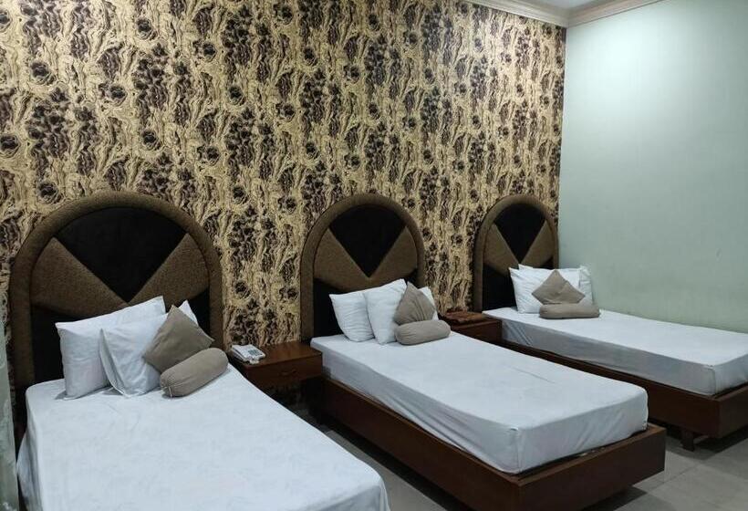 اتاق لوکس سه تخته, Taj Palace Multan