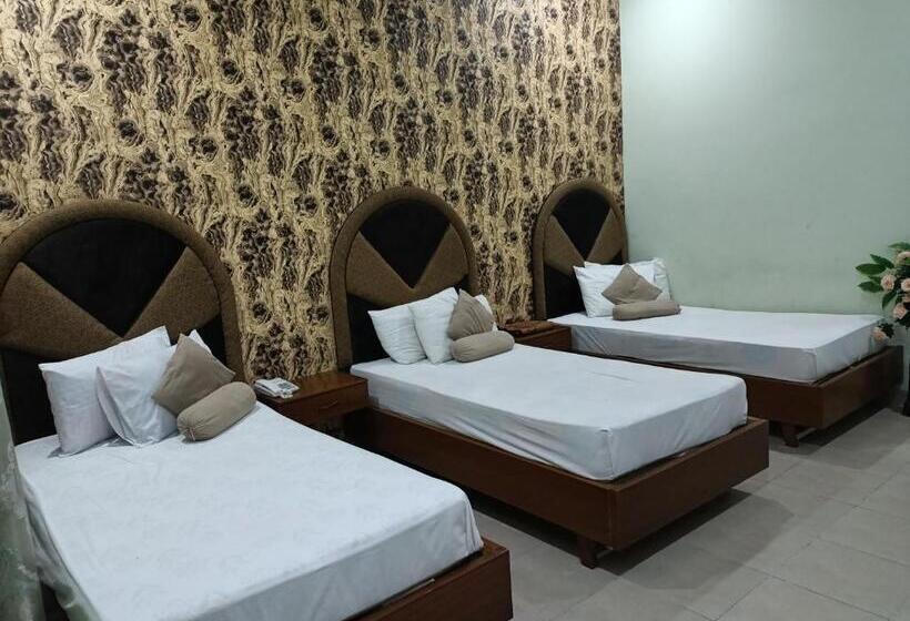 اتاق لوکس سه تخته, Taj Palace Multan