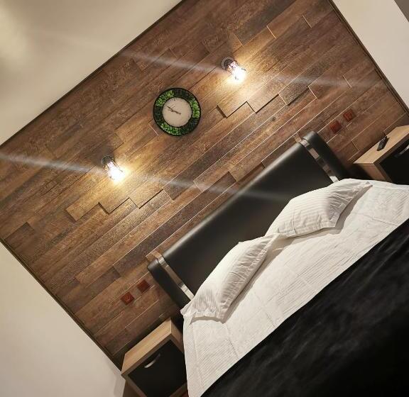 غرفة قياسية, Dry Valley