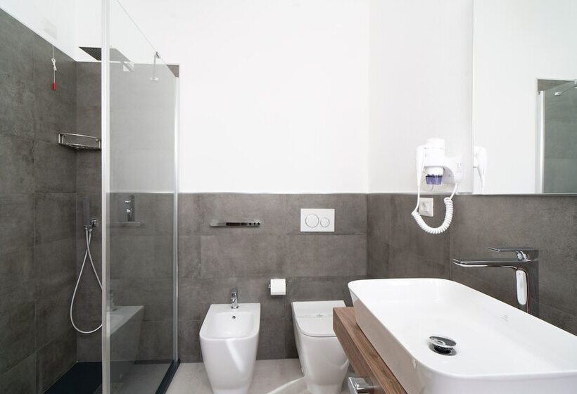 豪华三人间, L Isola Che C è