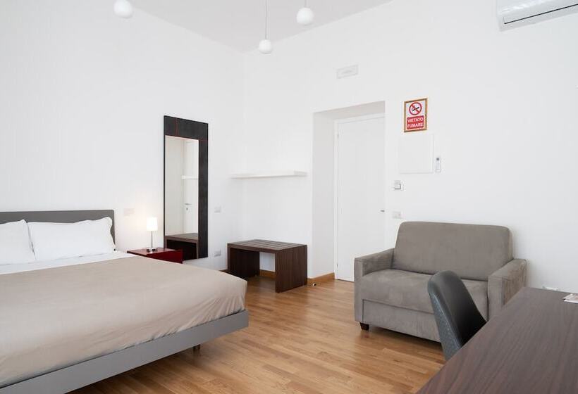 豪华三人间, L Isola Che C è