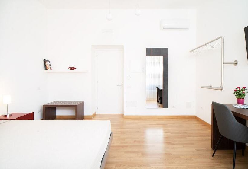 豪华三人间, L Isola Che C è