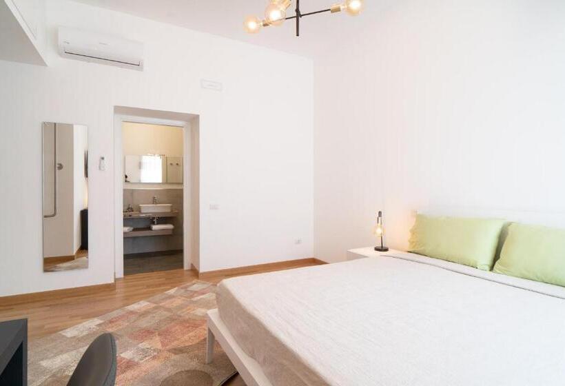 豪华三人间, L Isola Che C è