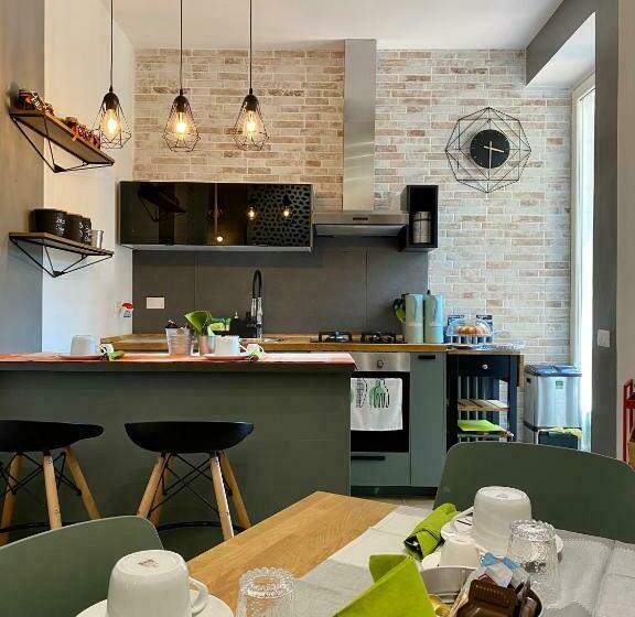 اتاق استاندارد سه نفره, B&b Monteverdi L'arancio