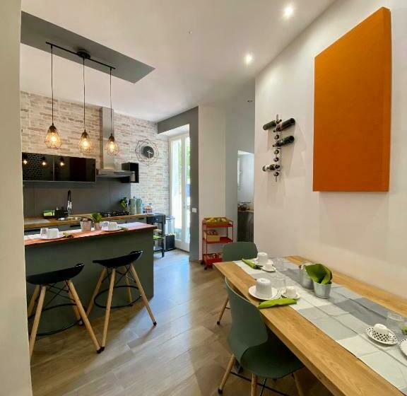 اتاق استاندارد سه نفره, B&b Monteverdi L'arancio