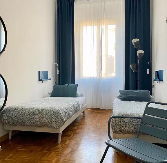 اتاق استاندارد سه نفره, B&b Monteverdi L'arancio
