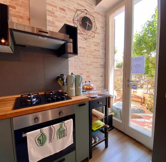 اتاق استاندارد, B&b Monteverdi L'arancio