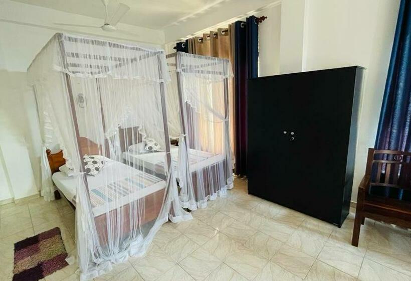 스탠다드 트리플 룸, Sunny Mood Guest House