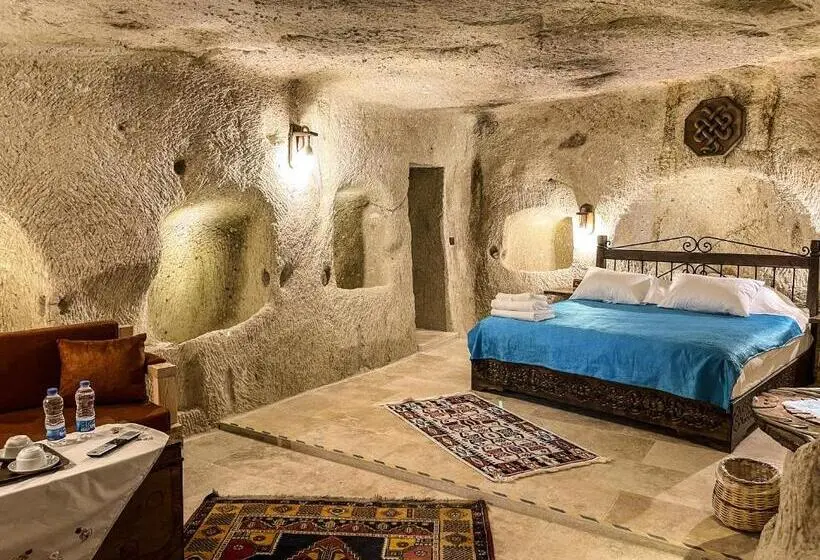 デラックスルーム, Takunya Cave